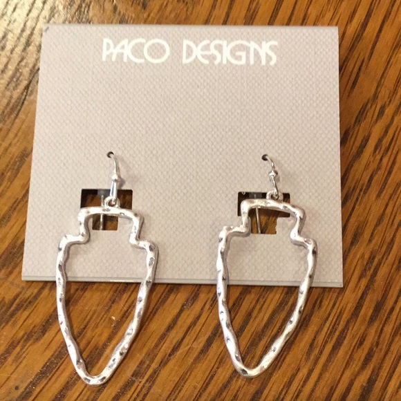 Silver Tone Arrowhead Earrings. KC Chiefs! - Picture 3 of 3